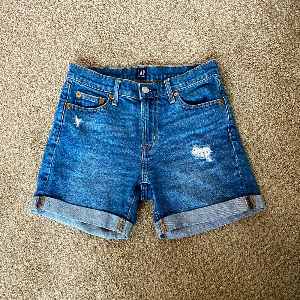 Gap SH 5in Jean Shorts Medium Destroy
